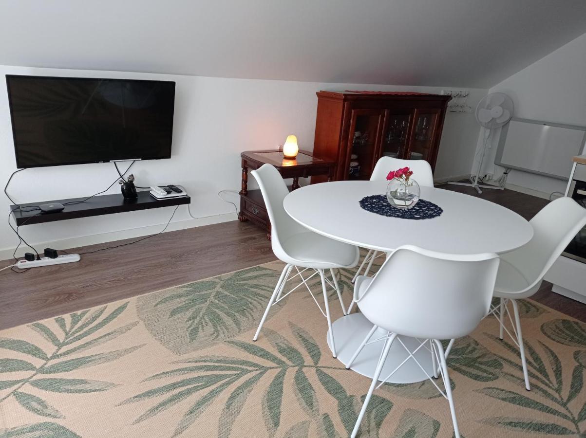 Family Room In Modern House Eide  エクステリア 写真